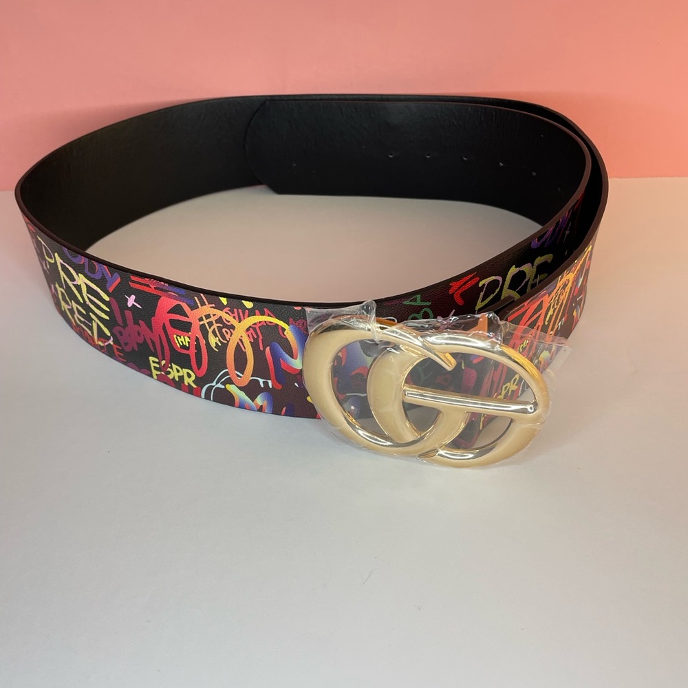 J Elise Boutique Clear Logo PVC Belt - Picture 5 of 6